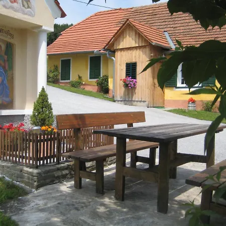 Apartment Hof Zaunfranzl